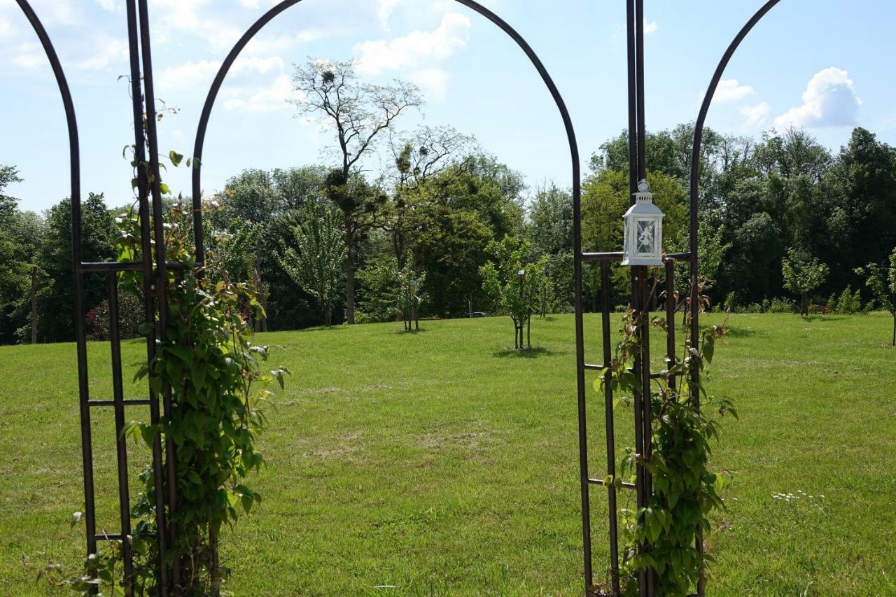 Le Manoir Des Aromes Hotel Brugny-Vaudancourt Bagian luar foto